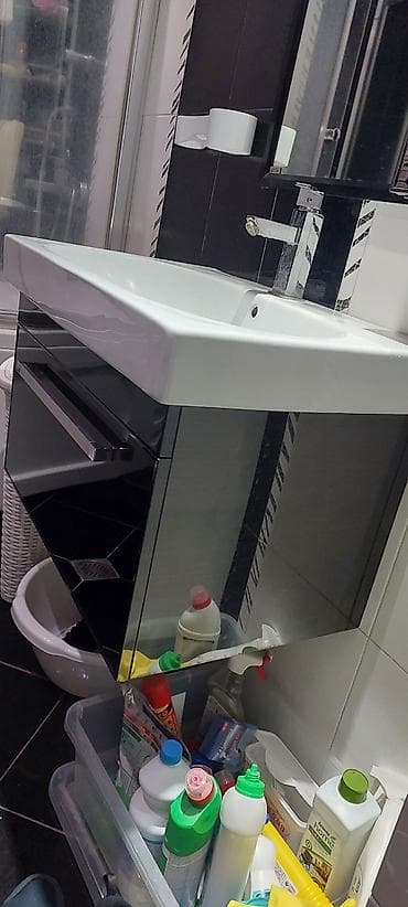 divar kitab refleri: Hamam üçün qara rəngli lavabo dəsti. moydadir duşmur. Tərkibi: - Asma — 1