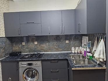 qaz balun: Mətbəx mebeli dəsti – tünd boz rəngdə, müasir düz xətli dizayn — 3