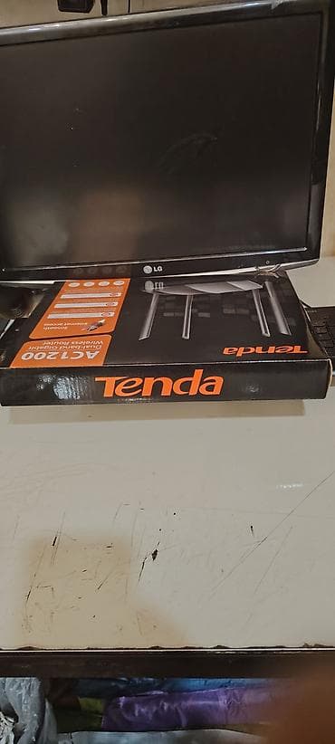 wan modem: Tenda AC1200 Dual-band Gigabit Wireless Router (Model: AC8) — 1