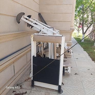 Qol, çiyin və sinə üçün çoxfunksiyalı trenajor razılaşma yolu ilə -