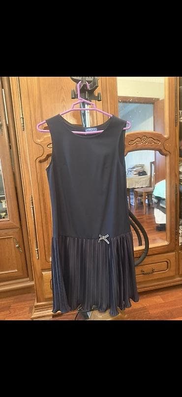 S razmer yenidir - Stil: Klassik A-kəsim, qolsuz, dairəvi yaxalıq - — 1
