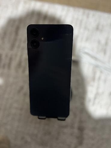 samsung a10 yeni: Samsung Galaxy A06, 128 GB, rəng - Qara, Barmaq izi — 5