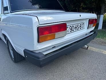 w202 radiator: VAZ 2107, ağ rəng, sedan kuzov Texniki xüsusiyyətlər: - Benzin — 5