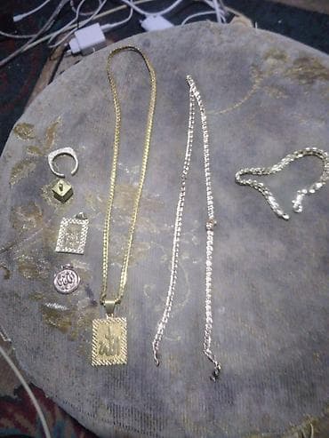 sədərəkdə kişi geyimləri: Dəstə daxildir: Üzük, Sırğa, Bilərzik — 2