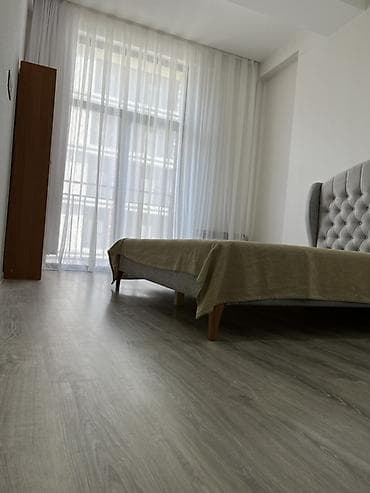 baki ev satisi: 2otaq studio
Kiraye kominal daxil 800
Yeni temirli
Esyalar yenidi — 6