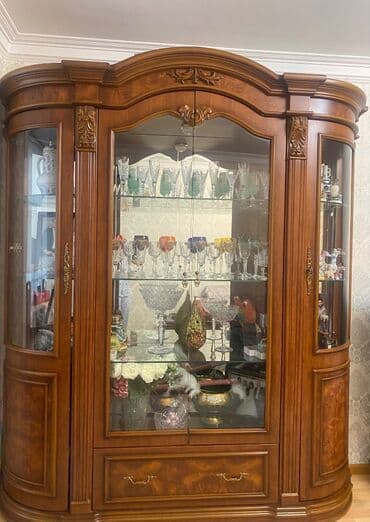 ikinci əl qorkalar: Düz dolab, Servant — 1