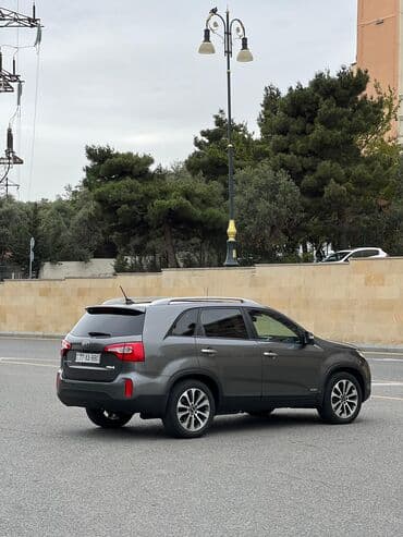 xacmazda ucuz avtomabiller: Kia Sorento şəhər və uzun məsafələr üçün rahat, geniş və funksional — 4