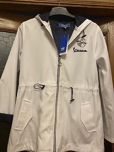 Праздничные костюмы: Ağ rəngli yüngül küləkkeçirməz gödəkçə - Ön hissədə tam fermuar və — 1