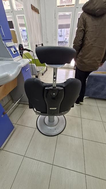 dəri kreslo: Peşəkar bərbər/kosmetologiya kreslosu - Rahat oturacaq və bel hissəsi — 2