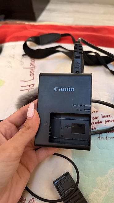 canon eos 2000d: Satılır: Canon EOS R50 V (Yeni vəziyyətdə) Canon EOS R50 V kamera — 8