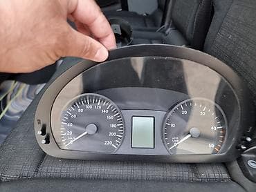 sendvic panel satilir: LCD displey. Vito ve viano ucun sade pribor. ideal — 1