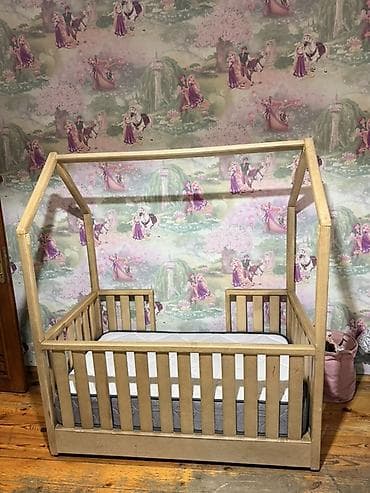 Oğlan və qız üçün, Dördbucaq, Beşik, Dəstsiz, Matras ilə, Yellənmə mexanizmsiz