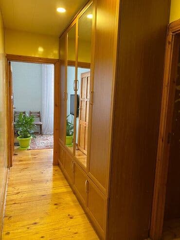 qubada aylıq kirayə evlər: Xətai rayonu (Xəzərin kruquna yaxın)5 mertebeli binanın 2-ci — 12