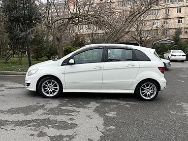 mercedes benz a 160: Mercedes-Benz B 180 – ağ rəngli, 5 qapılı kompakt hetçbek. İdeal — 3
