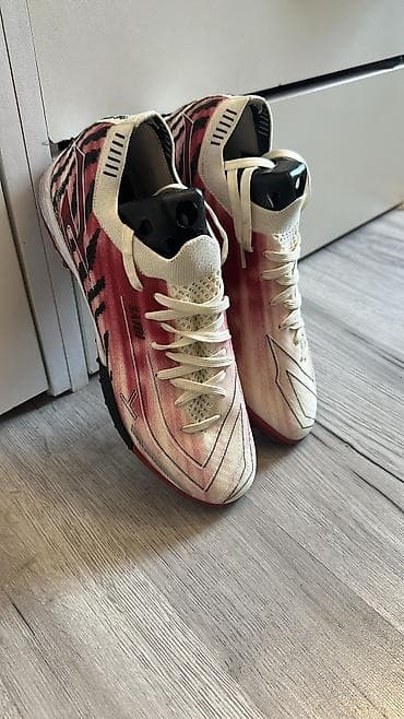 красовка: Məhsul: Futsal/İdman ayaqqabısı (cüt)

41.5 42 olcu.yenidi — 1