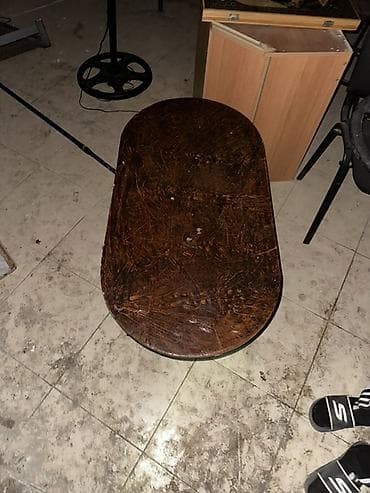 kuxna ustolu: Oval formalı aşağı masa - Material: ağac (taxta üst səth) - Forma — 2