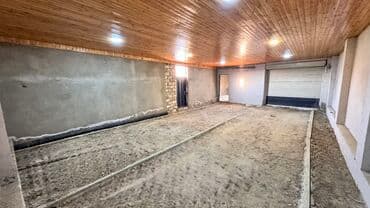 Qapalı qaraj/ankarda park yeri və anbar sahəsi - Geniş qapalı sahə