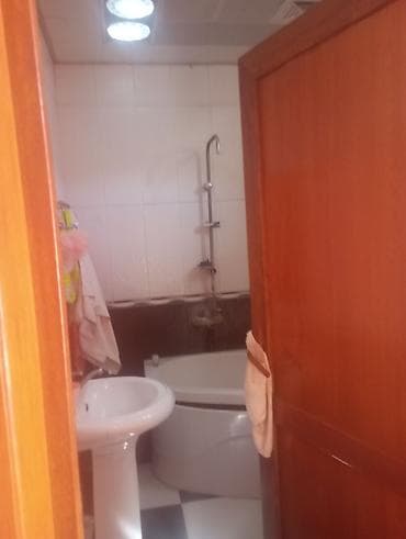 masazırda kirayə mənzil: 3 otaqlı mənzil heyetinde sanitar qovsagi ve 9ton su çeni sexsi — 5
