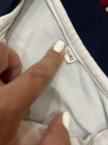 uşaq üçün məktəb köynəyi: Ağ rəngli, uzunqol polo köynək. Yaxasında və qollarında tünd göy — 2