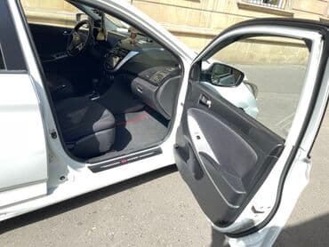 kia optima 2019: Hyundai Accent: 1.6 l | 2011 il Sedan — 11