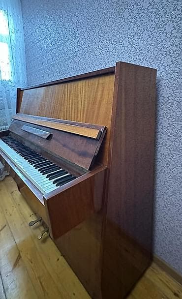 Клавишные инструменты: Məhsul: Кубань piano 2 pedallı əla vəziyyətdədir. Dilləri təmizdi — 4