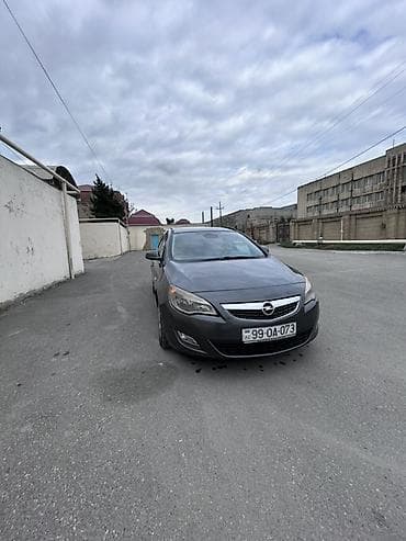 Nəqliyyat: Opel Astra: 1.3 l | 2011 il 410000 km Universal — 3