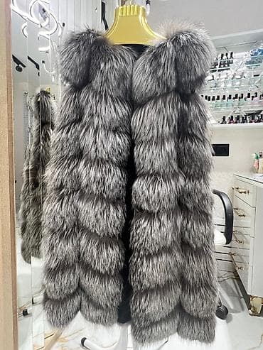 aşbaz geyimi: Gümüşü-boz tonlarda uzun tüklü xəz jilet. - Model: qolsuz, uzun — 1