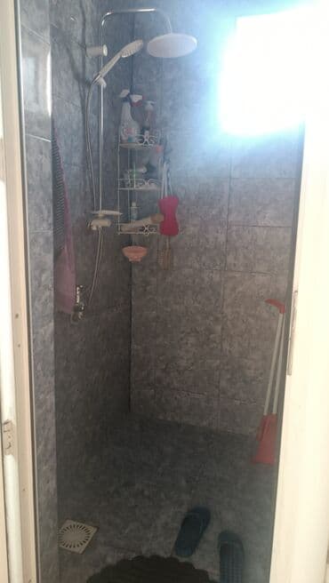 gence weheri: -Ev Xırdalan şəhəri, Adıgözəlov küçəsi, 34a ünvanında yerləşir — 8