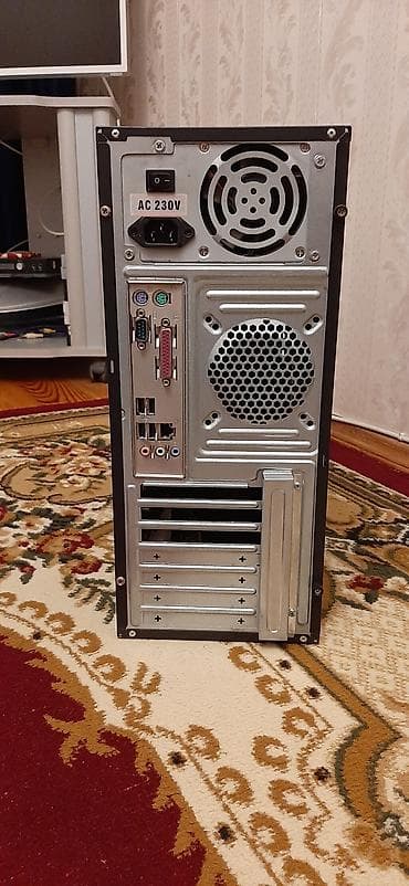 Kompüter, noutbuk və planşetlər: Sistem bloku satılır (Yaddaş və videokart qoymaq lazımdır) CPU - — 2