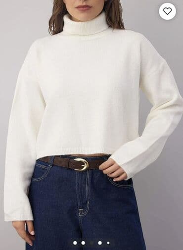 Qadın üçrəngsiz (ağ) boğazlı sviter - Stil: minimal, gündəlik; qısa