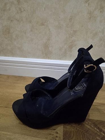 Basanoşka və səndəllər: Qadın platforma sandalları – The Barbie Shoe - Rəng: tund goy, nabuk — 1