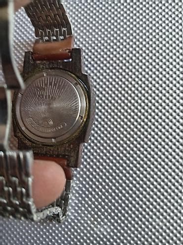 apple watch series 1: Məhsul: Vostok (Восток) mexaniki qol saatı Xüsusiyyətlər: - Üz: ağ — 2