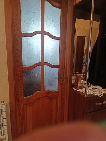 Şüşəli taxta otaq qapısı - Material: təbii ağac (taxta karkas), laklı