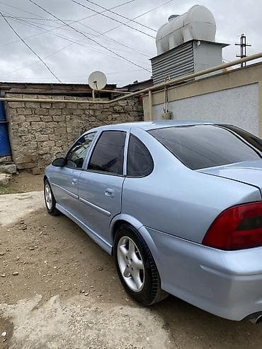 e 3 2: Opel Vectra B sedan - Kuzov: 4 qapılı sedan, açıq göy rəng - — 6