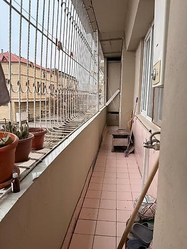 bakda kiraye evler: 4 otaqlı,9mertebenin 3cu mertebesi,120kv,daimi lift,geniş heyet,Elmler — 8