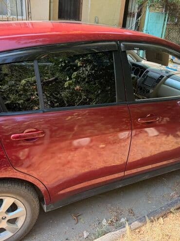 дом на колесах turbo az: Tünd qırmızı rəngli Nissan Tiida avtomobili, gündəlik istifadə üçün — 7