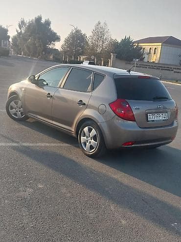 Kia Ceed: 1.5 l | 2007 il Hetçbek