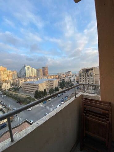 bakixanovda kiraye evler 2024: Xətai metrosuna yaxin yerləşən ümumi sahəsi 150 kv,m olan, 3 otaqli — 10