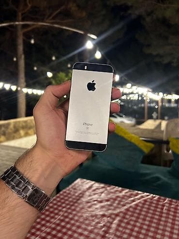 apple ipad 2: IPhone SE, Gümüşü, Barmaq izi — 3