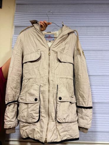 Az ve seliqeli geyinilib 20 AZN (real alici olarsa endirim olacaq)