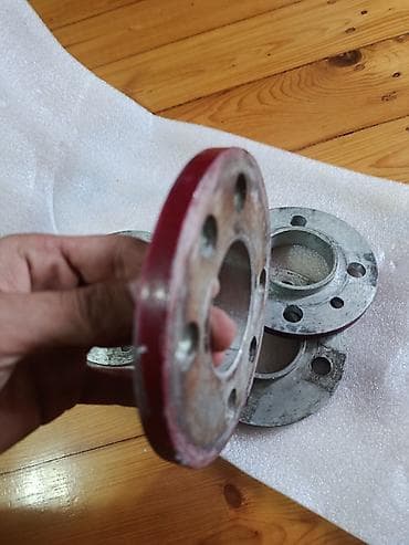 Транспорт: R17 spacer. qutu kimi oturur maşında ideal çıxıntı verir — 2