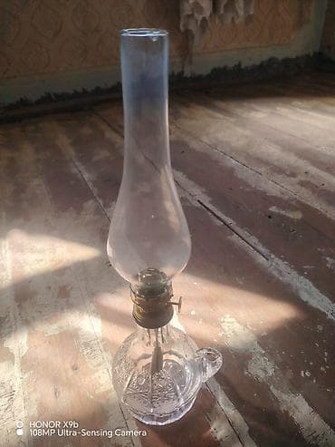 Şüşə neft lampası - Klassik dizaynlı, şüşə gövdəli neft lampası -