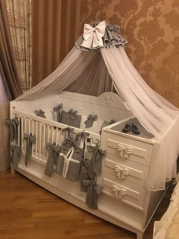 Oğlan və qız üçün, Dördbucaq, Beşik, Dəst ilə, Matras ilə, Yellənmə mexanizm ilə