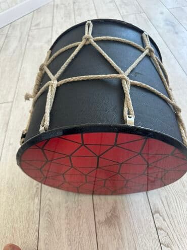 Qaval/nağara tipli zərb aləti - Korpus: silindrik, qara rəngli