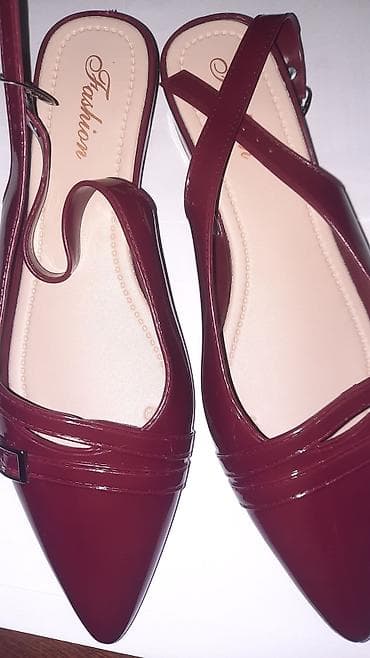 женские туфли с открытой пяткой: Qadın ayaqqabısı –qara və qırmızı rəng, parlaq lak örtüklü, sivri — 1