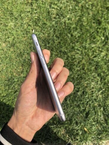 samsung galaxy a8 2018: IPhone 6s, Gümüşü, Barmaq izi — 4