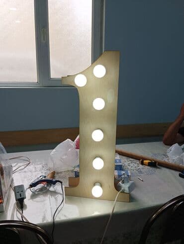 2ci el qapi: Rəqəmlər satilir stansart olcu işqlarla birlikde veya sade kesim — 2