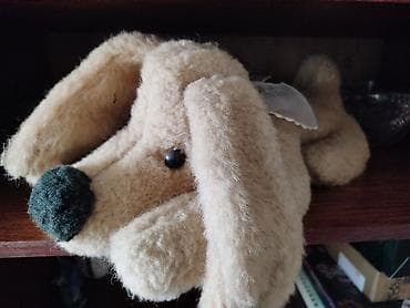 Oyuncağ it.90cı illərə aid tüklü, yumşaq parça - Rəng: açıq bej, iri