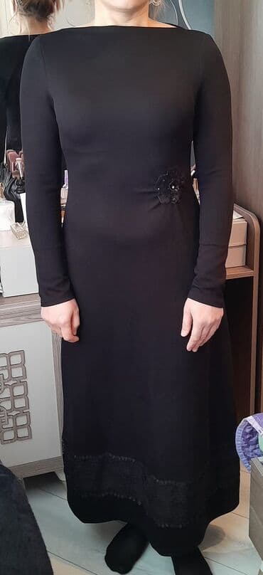 uzun qollu koftalar: Qara rəngli, uzunqol uzun paltar. Düz kəsim, bel hissəsində yığma — 5