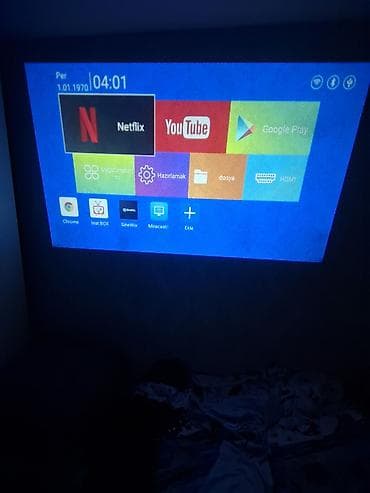 Çox az istifade olunub,Magcubic portativ proyektor kinoteatr. blutuzu